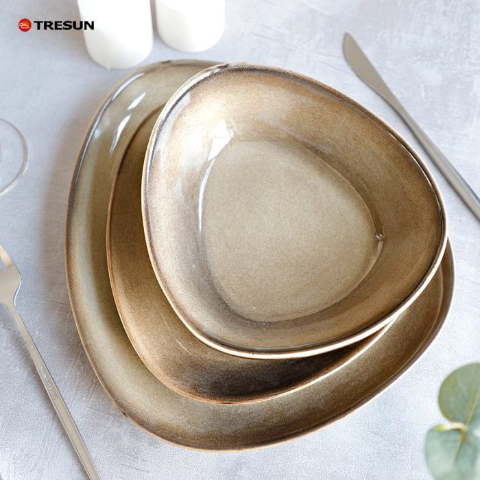 Irregular triangle stoneware plates and dishes