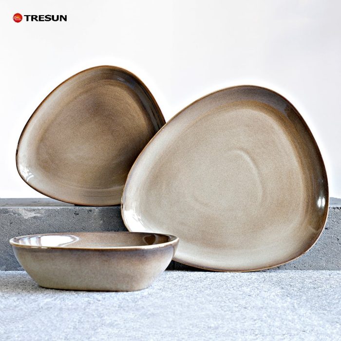 Irregular triangle stoneware plates and dishes