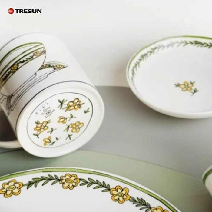 The Daisy Chain Canape Plate Set