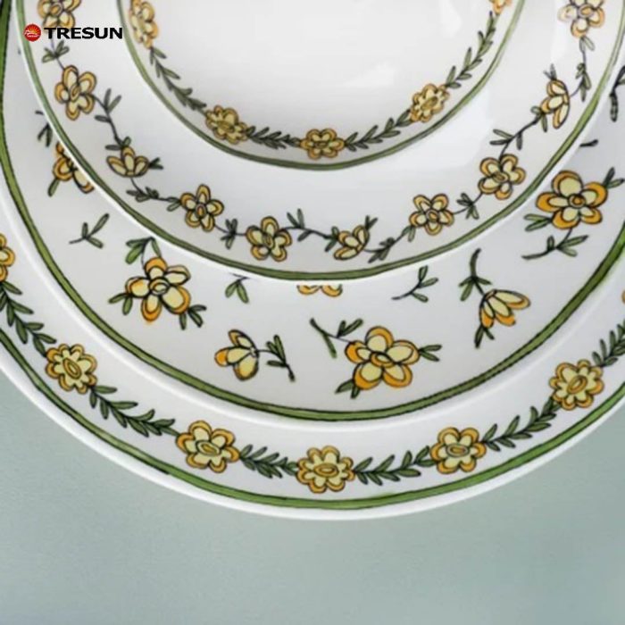 The Daisy Chain Canape Plate Set